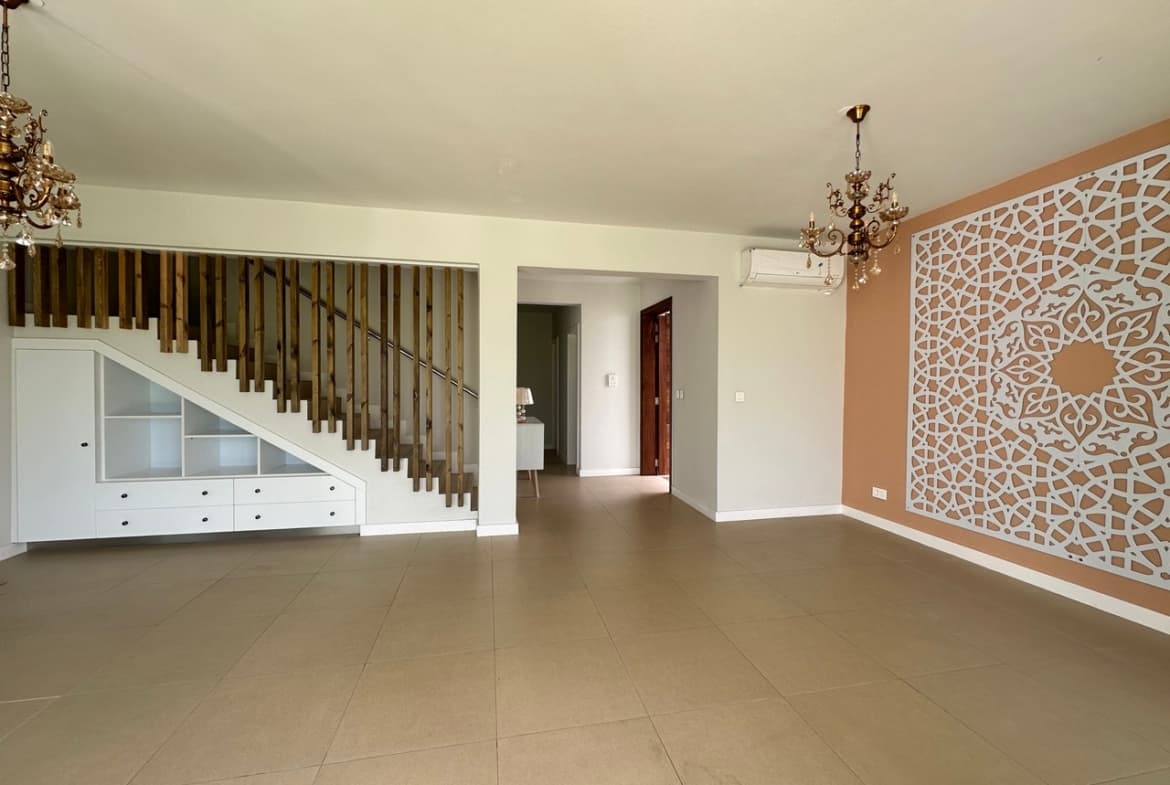 Townhouse Floreal – For Sale